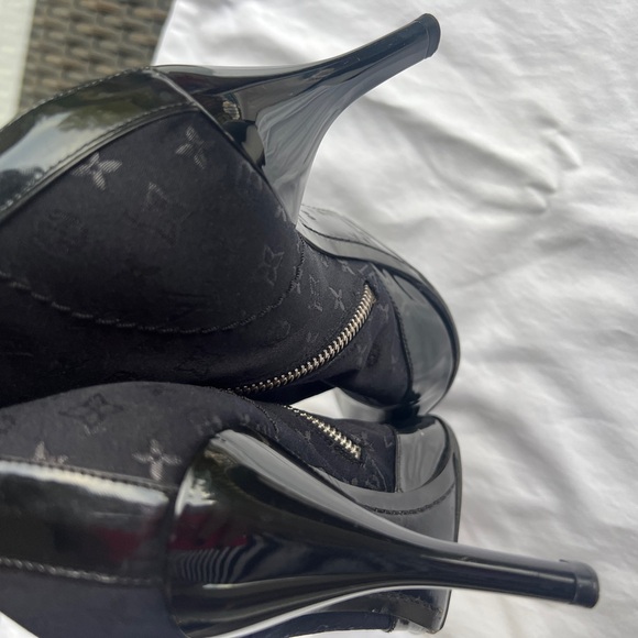Louis Vuitton ankle boots, black pattern, silk fabric size 8 - Picture 3 of 12